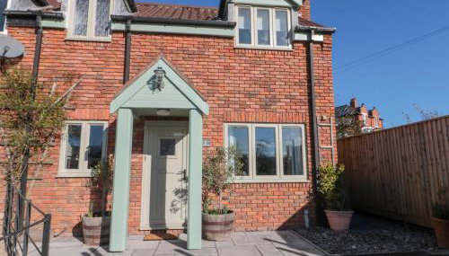 Rosemary Cottage - Photo 2