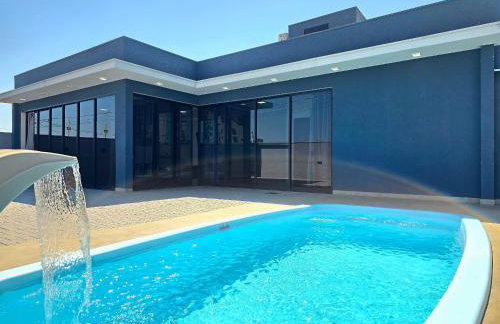 Casa novíssima com piscina ao lado do Centro - Foto 8