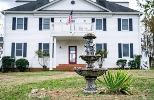 Colonial Manor - Photo 4