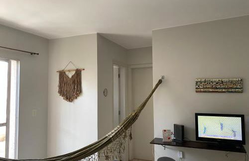 Apto térreo com garagem, quintal condomínio com portaria 24h - Foto 1