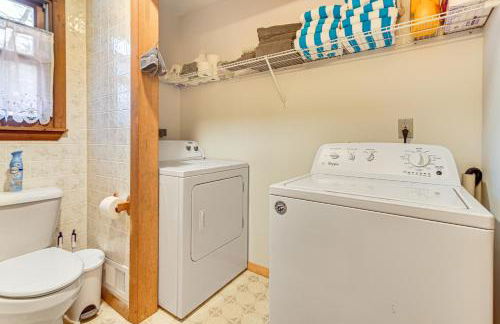 Private Lakefront and Boat Launch! Maine Family Home - Foto 18