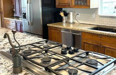 2 whole houses, Fire pit, Game room, feel at home. - Foto 14