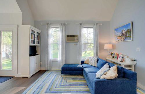 Waterfront Cottage in Summer Village with Grill - Foto 5