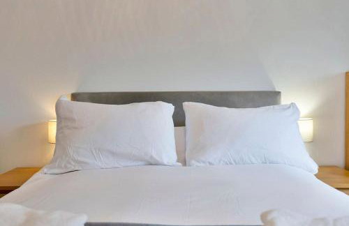 GuestReady - Stylish Apt w/ Parking near Edinburgh - Photo 24