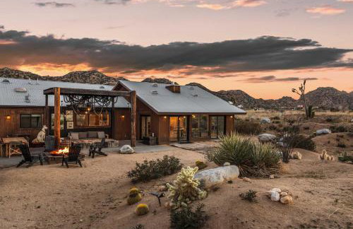 The Outlaw By The Cohost Company - Foto 16