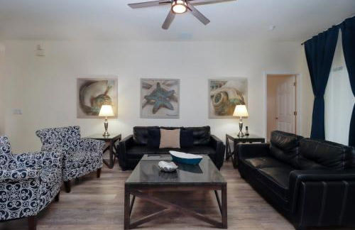 Serene 4-Bedroom Lakeview Retreat with South-Facing Pool & Sun-Drenched Outdoor Living - Foto 89