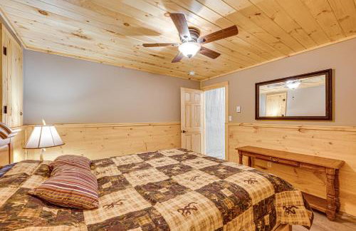 Rustic Cabin in West Danville with Deck and Fire Pit! - Foto 17