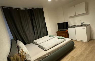 Möbliertes Zimmer mit TV, Internet & kompletter Ausstattung in Bonn-Mehlem - Photo 1