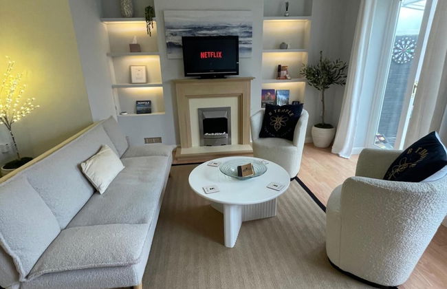 3 Bed House - Sleeps 5 - Garden - Parking - Wifi - Foto 7