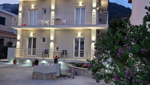 KELLY APARTMENTS - Photo 3