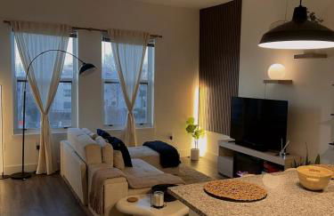 Top Floor Downtown 1BR, Stadium Views, 5 Min Walk to Stadium - Foto 1