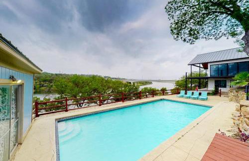 Mid-Century Modern Lake House with Private Waterfront Pool & Boat Dock - Photo 34