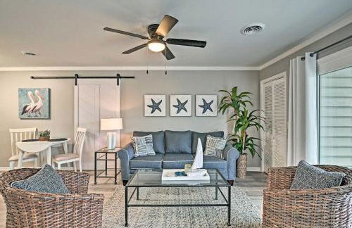 Couples Retreat with Balcony in Surfside Beach! - Foto 1