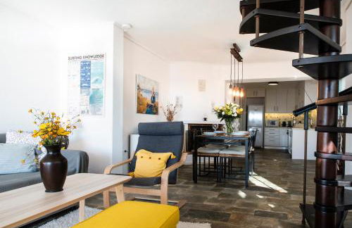 Panoramic Seaview Maisonette with Garden - Photo 44