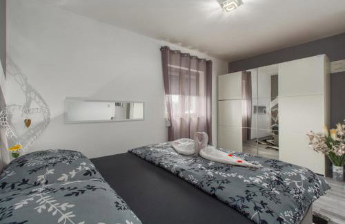 Apartment 50 shades of grey Poreč - Photo 12