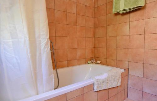 Otzia Bay House, 7 minutes walking distance from the beach - Foto 30