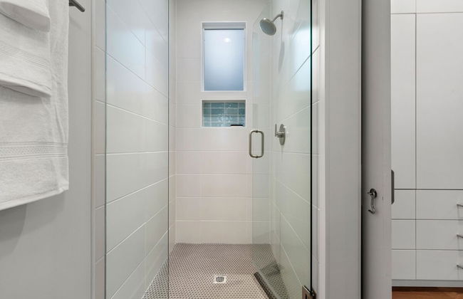 Luxurious Midtown Home Rooftop Views by Silverx - Foto 21