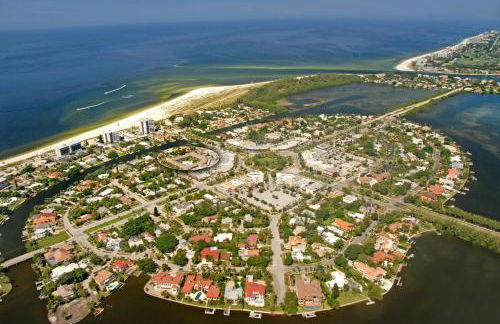 Walkable to Beach, Restaurants, Entertainment! - Photo 44