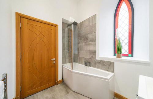 The Church Front - Photo 10