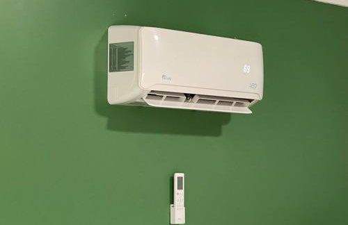 Tropical Studio Retreat with Great WiFi and EV charging - Photo 7