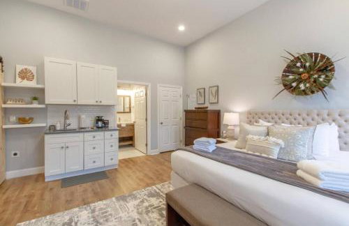 Music City Charmer Tons of Beds Thirty Day Minimum - Foto 32