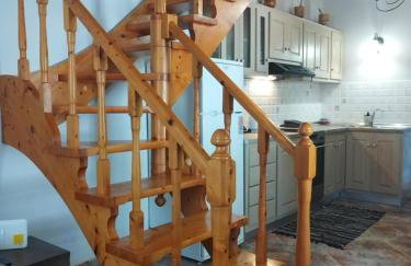 Thalia's Cottage - Cozy, Romantic Retreat with Sea & Mountain views - Photo 7