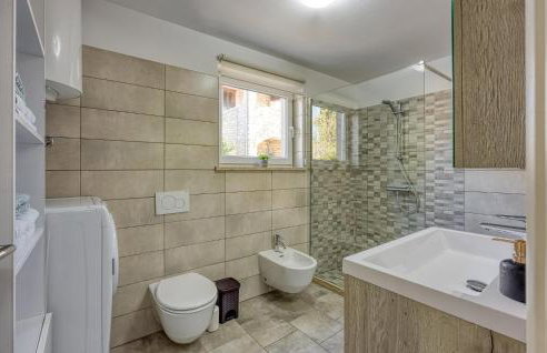 Amazing Apartment In Kanfanar With Wifi - Photo 40