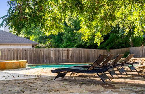 Hidden Gems with Pool and Game room - Foto 14