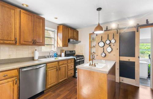 Tropical Oasis Located Near Lake With Pool and Hot Tub - Foto 46