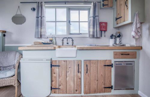 Haven View - 1 Bedroom Shepherds Hut - St Ishmaels - Foto 26