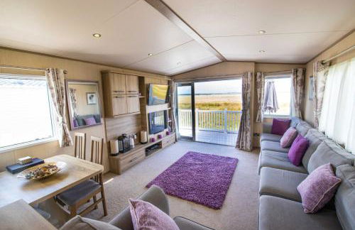 River Lodge Platinum Plus Holiday Home with River Views, Free Wifi & Netflix - Foto 2