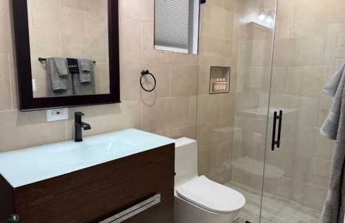 Spacious 5 bedroom single family home sleeps 12 with driveway near DC - Foto 26