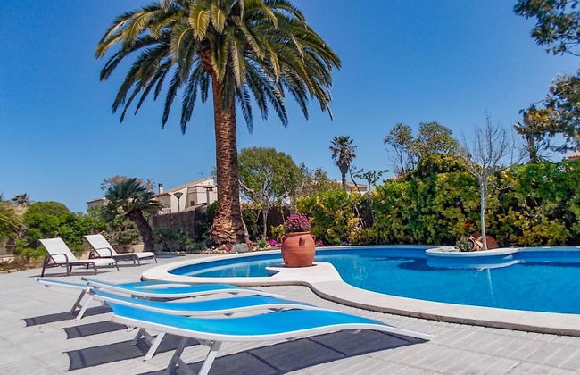 Alluring Holiday Home in Girona With Swimming Pool - Foto 29