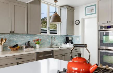 Unbeatable Beachfront Bliss w/ Ocean Views, Luxe Interiors & Patio Beach Road - Foto 24