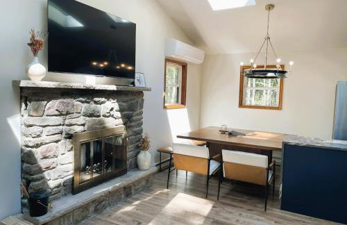 Romantic Mountainside Cozy Cabin Poconos - Foto 10