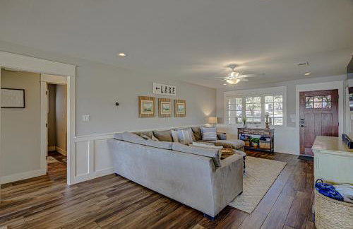 Lakefront Family Home for 12 w Picturesque Views & Patio - Foto 7