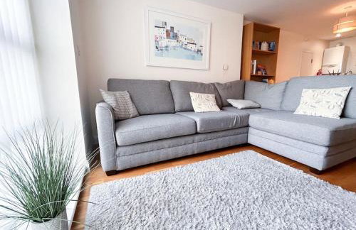 Waterside apartment, central Falmouth, Vi-spring king bed, gated parking - Foto 9