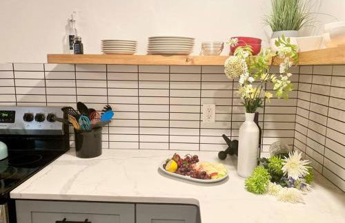 Chalet Retreat w/ Hot Tub, Short Walk to Lake & Pool - Photo 16