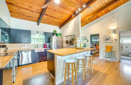 Live Lake Life! Enchanted Oaks Gem with Private Dock - Foto 9