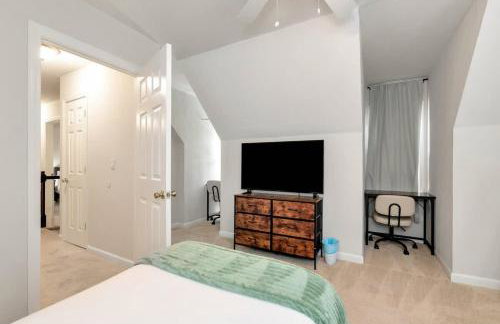 4BR Cozy Family Retreat Near Mall of GA, Near Lake Lanier - Sleeps 10 - Foto 44