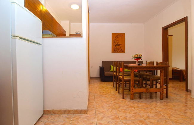 Apartment 1408 - Photo 12