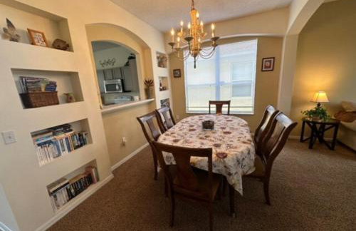 South Facing Pool Home - Room for the Whole Family! - Foto 16