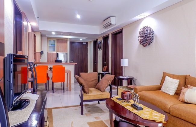 Cozy Pool View Kemang Village Residence Apartment with Direct Access to Mall - Foto 25