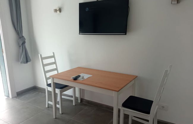 Front Line Seafront Apartment With all day Sun! - Foto 9