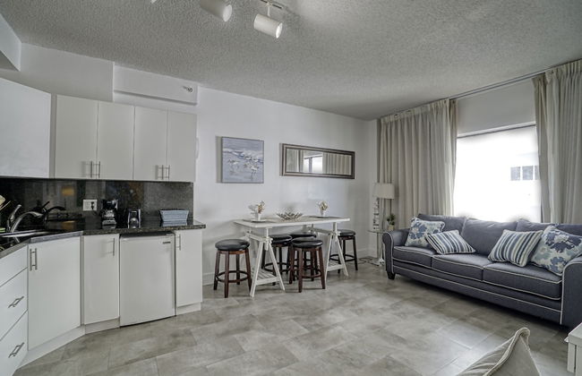 Deluxe Studios and Apartments at the Casablanca - Photo 103