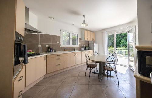 Grand Gîte Nature à Jezainville - Clim, Jardin Privé & Terrasse - 7 lits - Foto 9