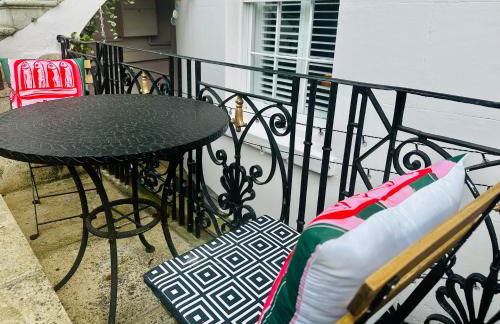 Bay escape beach apartment steps from the sea - Foto 15