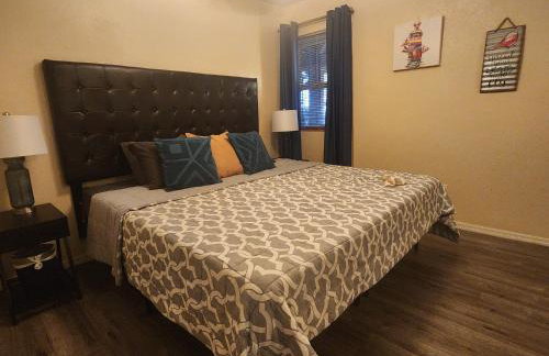 2-bed condo, cook-ready kitchen, and laundry, 5-8 minutes from University of Arizona and downtown Tucson - Foto 2