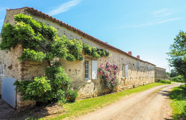 Holiday Home in Saint-laurent-de-la-salle With Pool - Foto 109