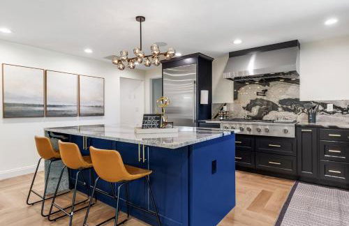 Modern Mountain View Getaway w Huge Outdoor Space - Foto 14